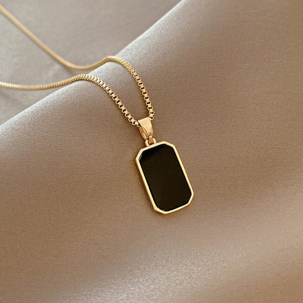 Black Shell Pendant Necklace