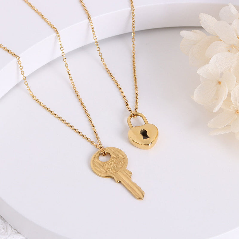 Minimalist Lock Pendant Necklace