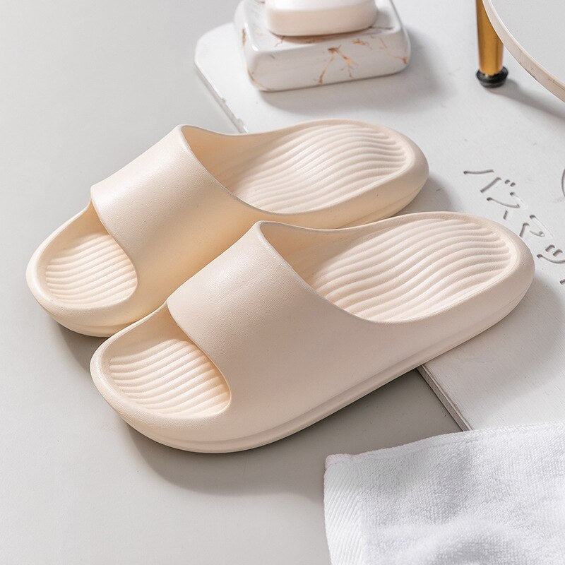 Non-Slip Wear-Resistant Thick-soled Slippers