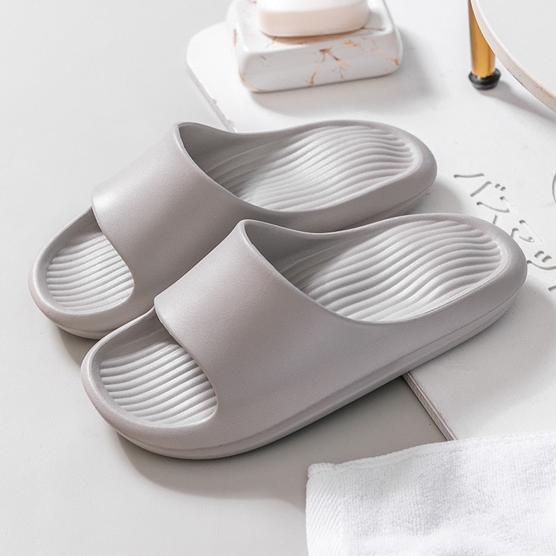 Non-Slip Wear-Resistant Thick-soled Slippers