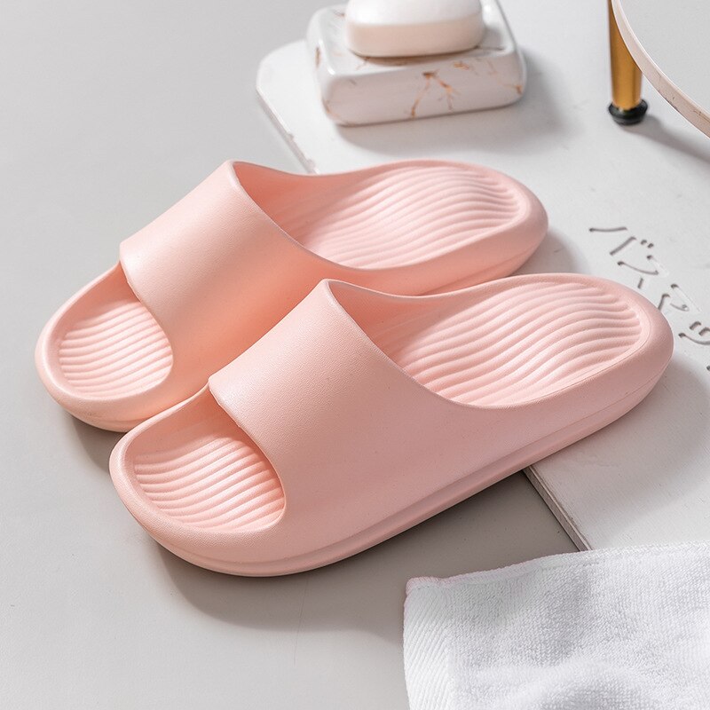 Non-Slip Wear-Resistant Thick-soled Slippers