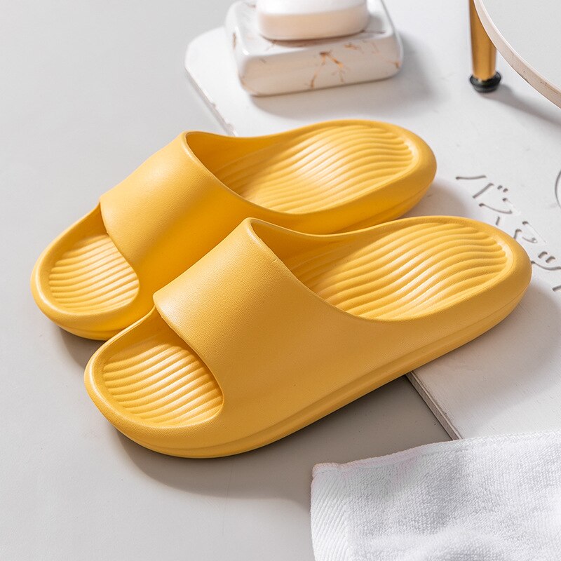 Non-Slip Wear-Resistant Thick-soled Slippers